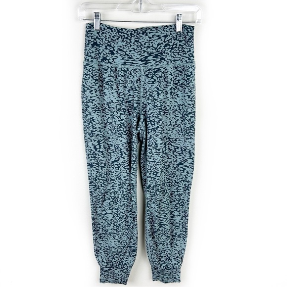 Athleta Salutation Jogger Ocelot Spot Minimalistic Grey size: XS - Picture 2 of 14